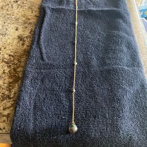 Beautiful Tahitian pearl drop necklace